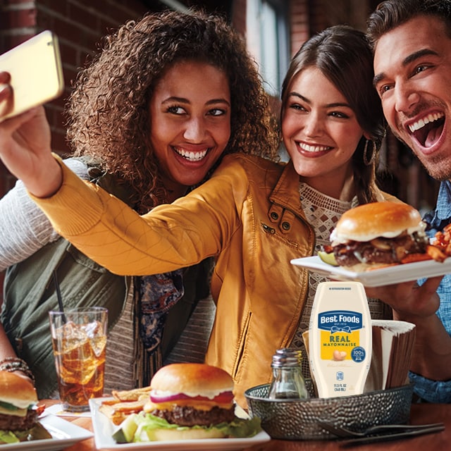 How to keep your business top of mind: Social media marketing for restaurants