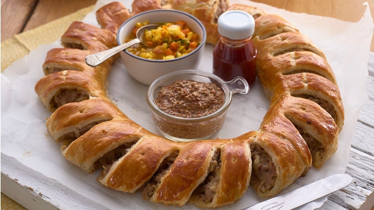 Mustard glazed sausage & apple roll – recipe Mustard glazed sausage & apple roll – recipe