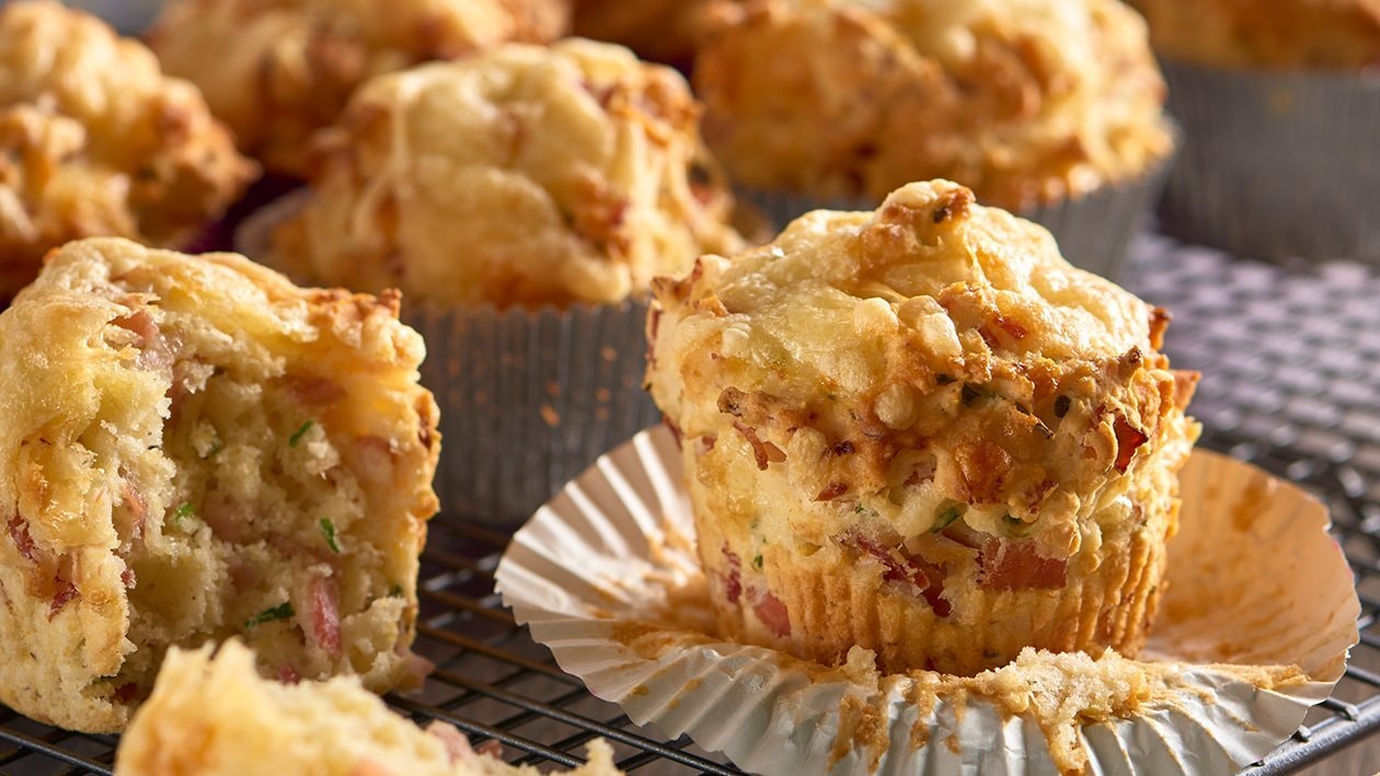 Smoked ham, cheese & chive muffin – recipe