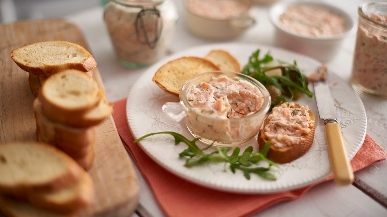 Roasted and smoked salmon pate – recipe Roasted and smoked salmon pate – recipe