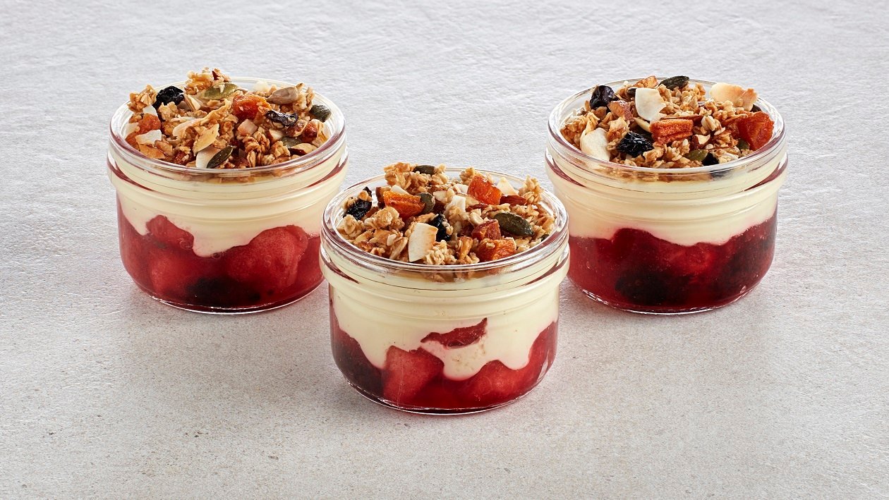 Bramble Custard with Granola – recipe