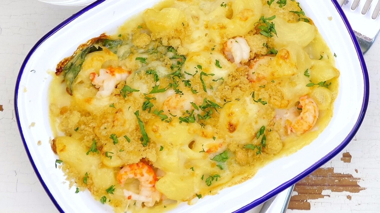 Cray fish, spinach & smoked cheese mac 'n' cheese – recipe Cray fish, spinach & smoked cheese mac 'n' cheese – recipe