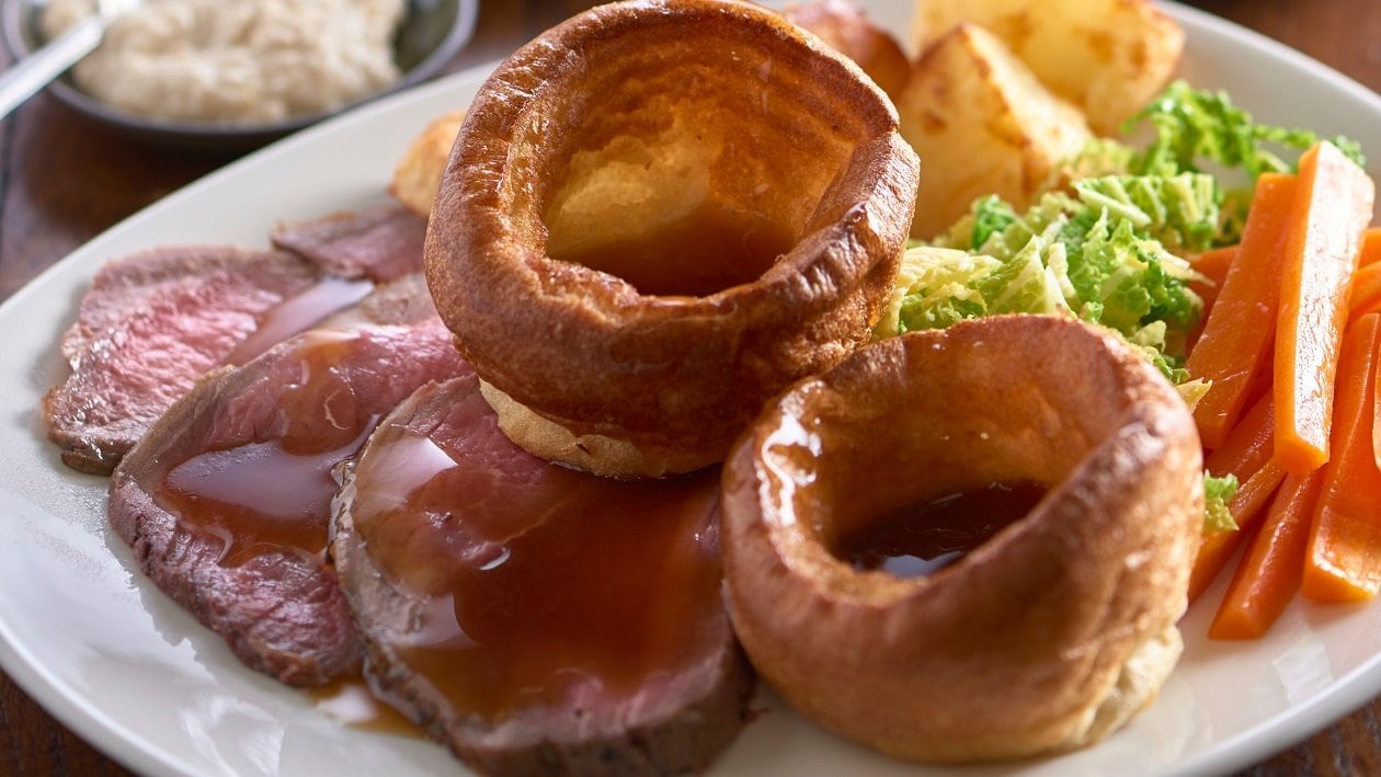 Roast beef with gluten-free Yorkshire puddings – recipe