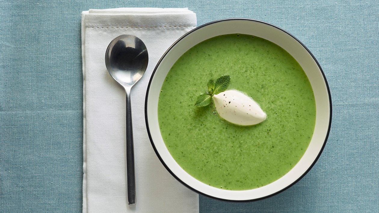 Leek, spinach, pea and mint soup – recipe