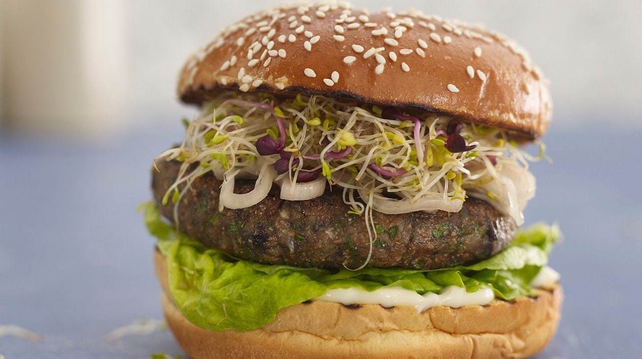 Black bean burger with ginger pickled onions and Alfalfa sprouts – recipe